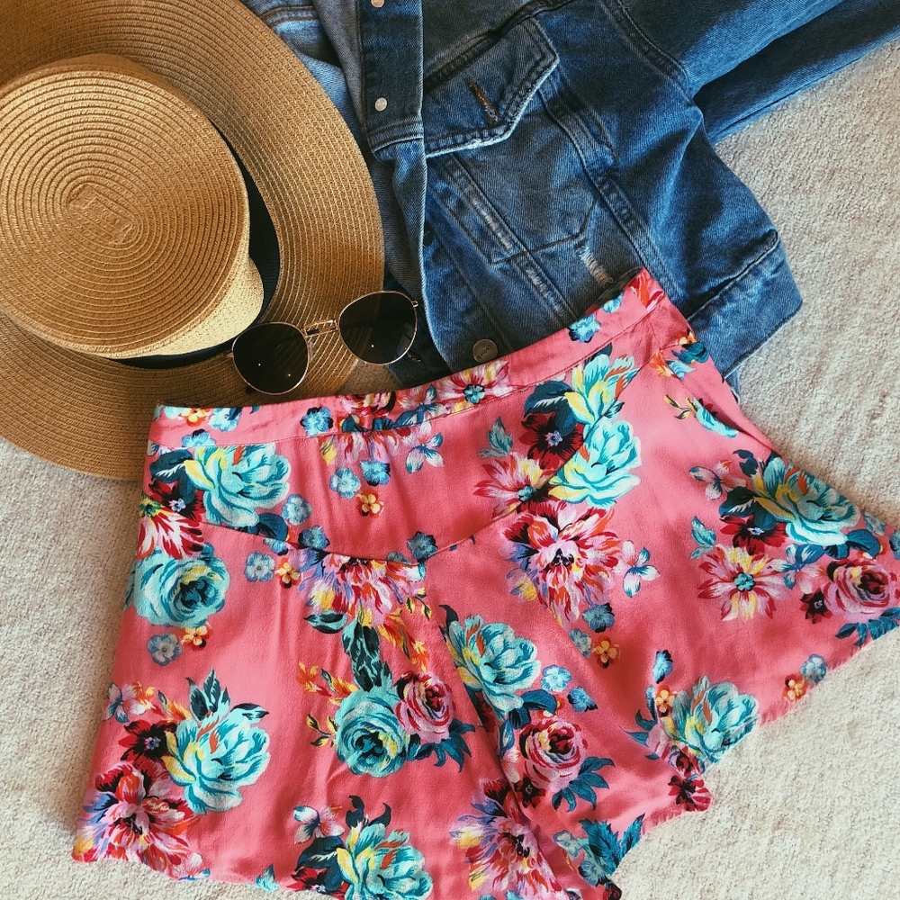 REVOLVE x MINKPINK Blooming Beach Shorts
